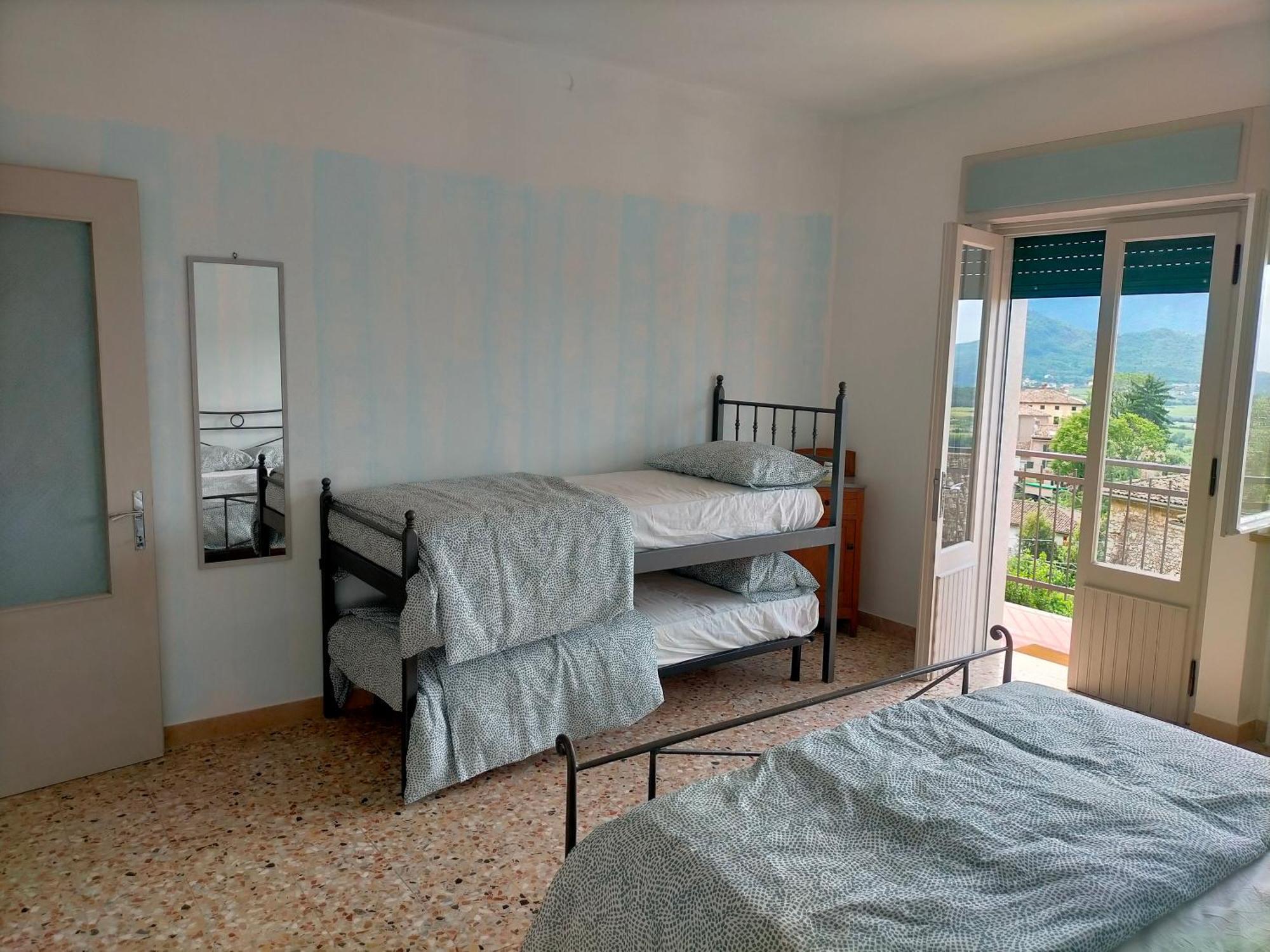 Camera Familiare con Balcone